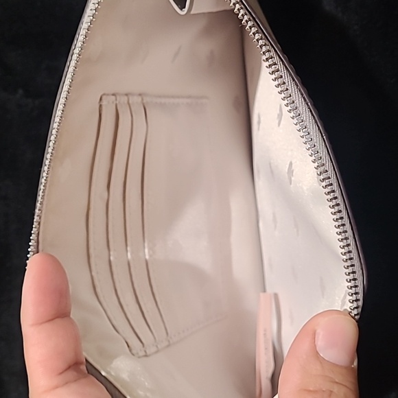 Kate Spade light gray Pouch Wristlet missing strap Like New condition - Picture 3 of 7